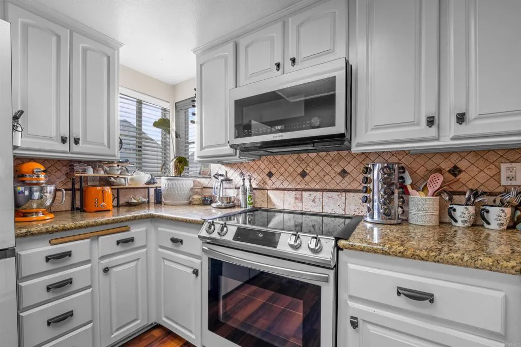 https://cdn.realtyfeed.com/cdn/127/306456972/1586c6156b1098a31c3f15203ee01558.webp