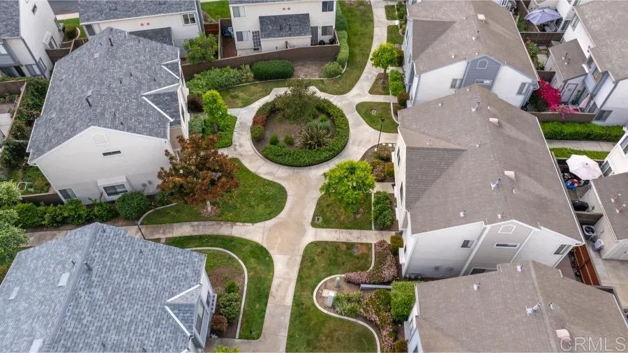 https://cdn.realtyfeed.com/cdn/127/306456972/2bfdf48bb7bcd0fb1d975b790d1b0ad5.webp