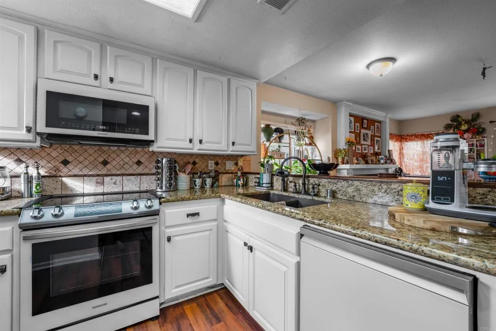 https://cdn.realtyfeed.com/cdn/127/306456972/8191c984b8abbe9ffdef262e584c90db.webp