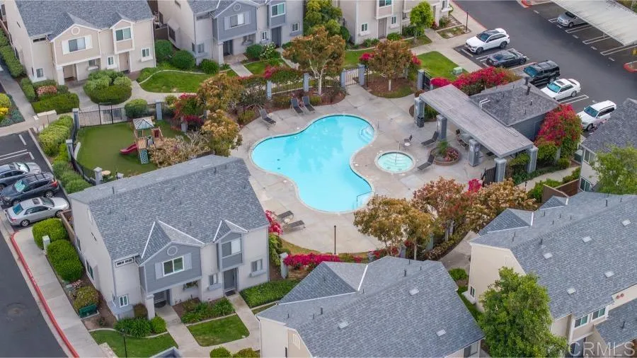 2126 Kings View Circle