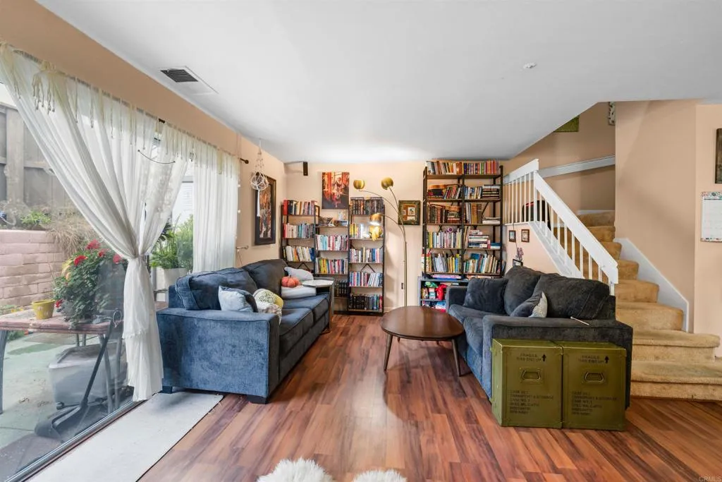 https://cdn.realtyfeed.com/cdn/127/306456972/efeb30664934ce71c1a07622073632a4.webp