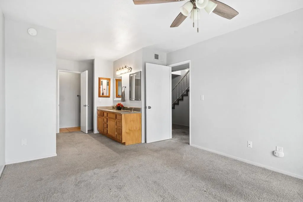 https://cdn.realtyfeed.com/cdn/127/306457326/bb48f31b4687e7ea8bd4db3ca5643ef8.webp