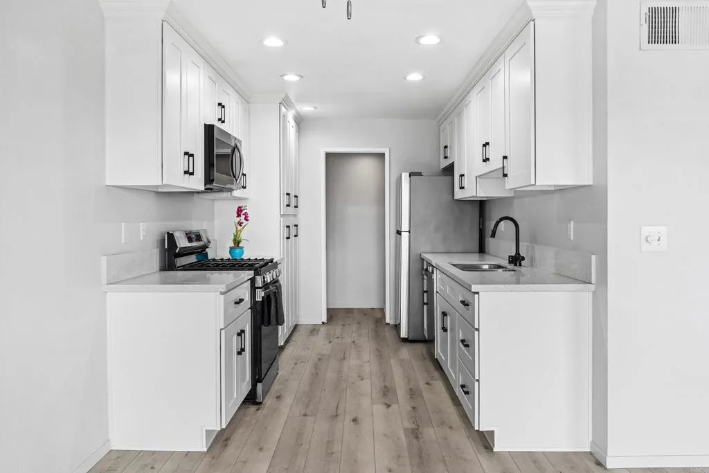 https://cdn.realtyfeed.com/cdn/127/306457326/feb6b33613966d8781a7c3feab1e691d.webp