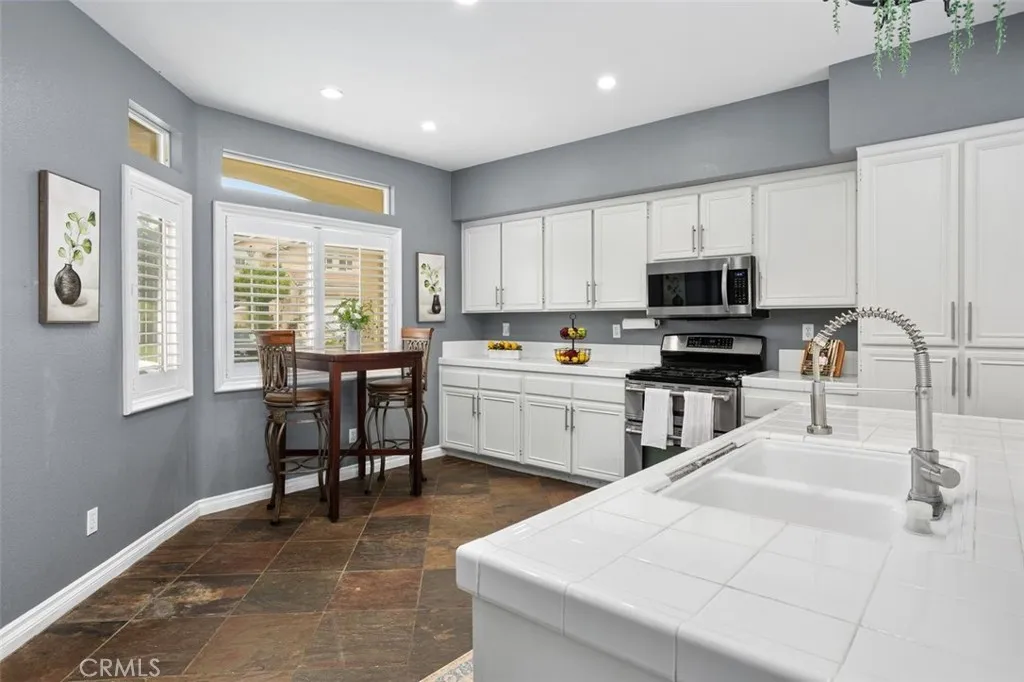 https://cdn.realtyfeed.com/cdn/127/306457347/0cfb12a5cc4803f15a0d3793ae71c6f7.webp