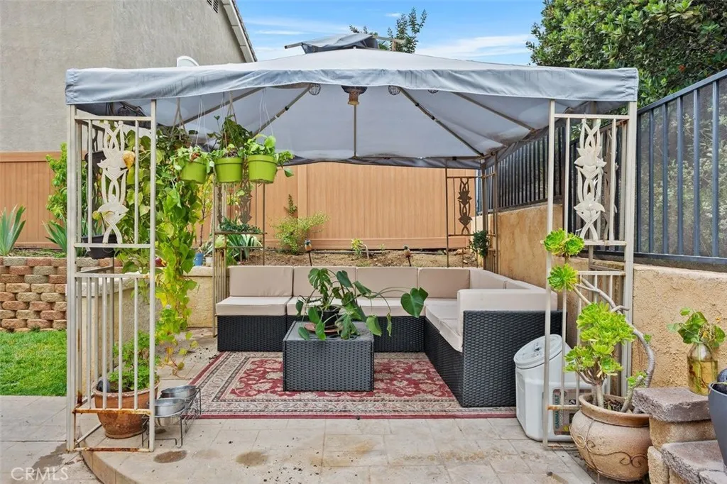 https://cdn.realtyfeed.com/cdn/127/306457347/6da8c1ad179c4e8d4c49cf03d22f052a.webp