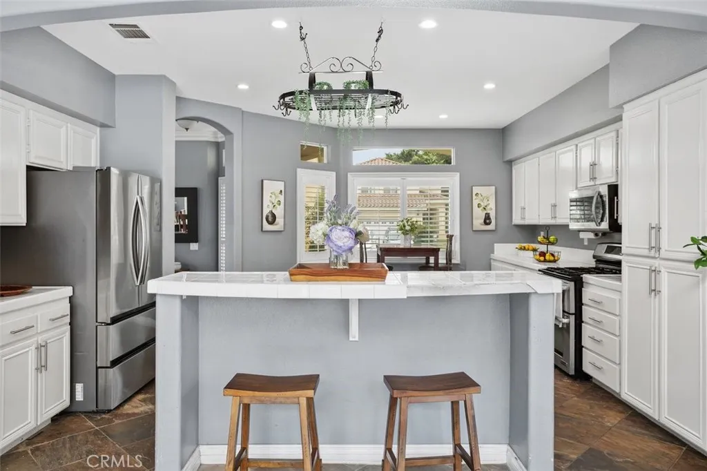 https://cdn.realtyfeed.com/cdn/127/306457347/8dc34f08cc30ef02117a89e5f6875d2b.webp