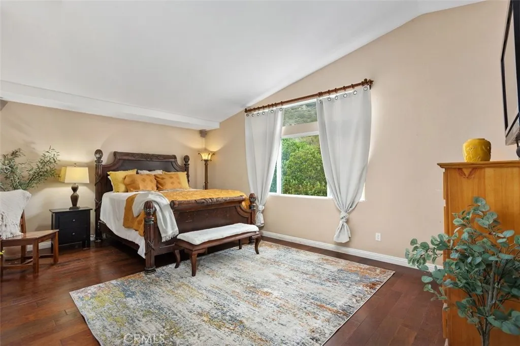 https://cdn.realtyfeed.com/cdn/127/306457347/c63bdac11660460b42fd79a3b79780b0.webp