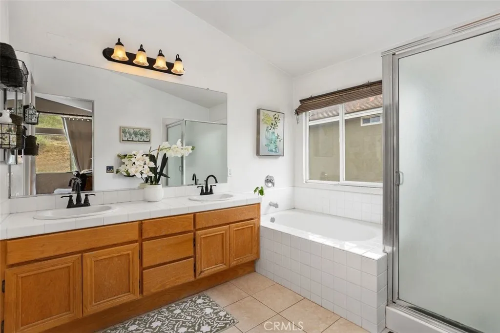 https://cdn.realtyfeed.com/cdn/127/306457347/f379ce9e7a800c0e96eca2444d2dbfdf.webp