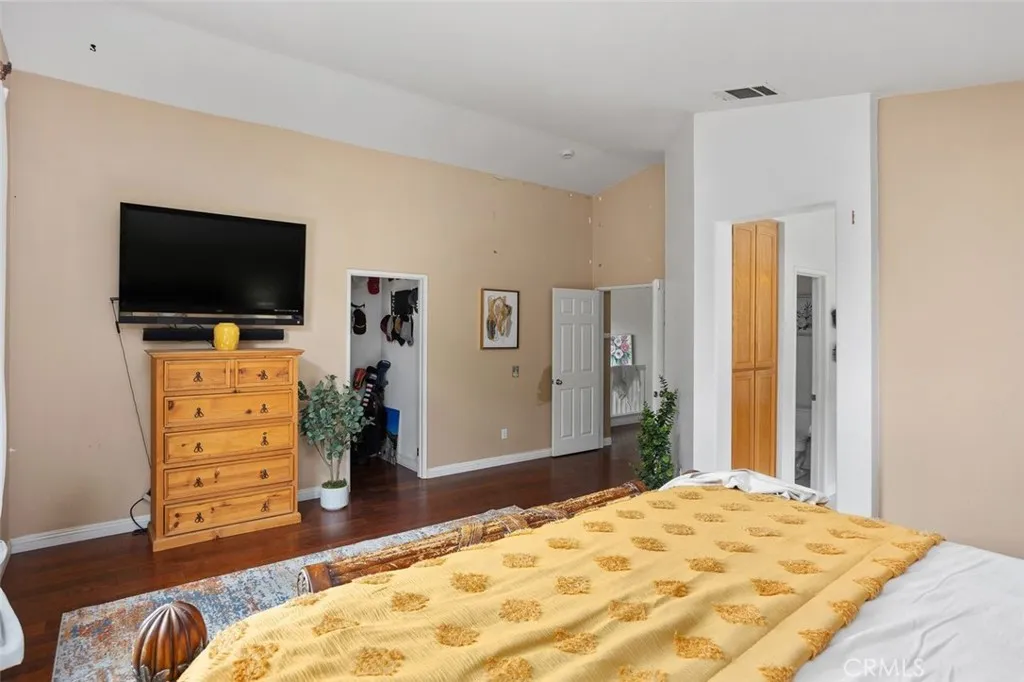 https://cdn.realtyfeed.com/cdn/127/306457347/fcd8fe203c8c05fc0bcfe6784a7f4b38.webp