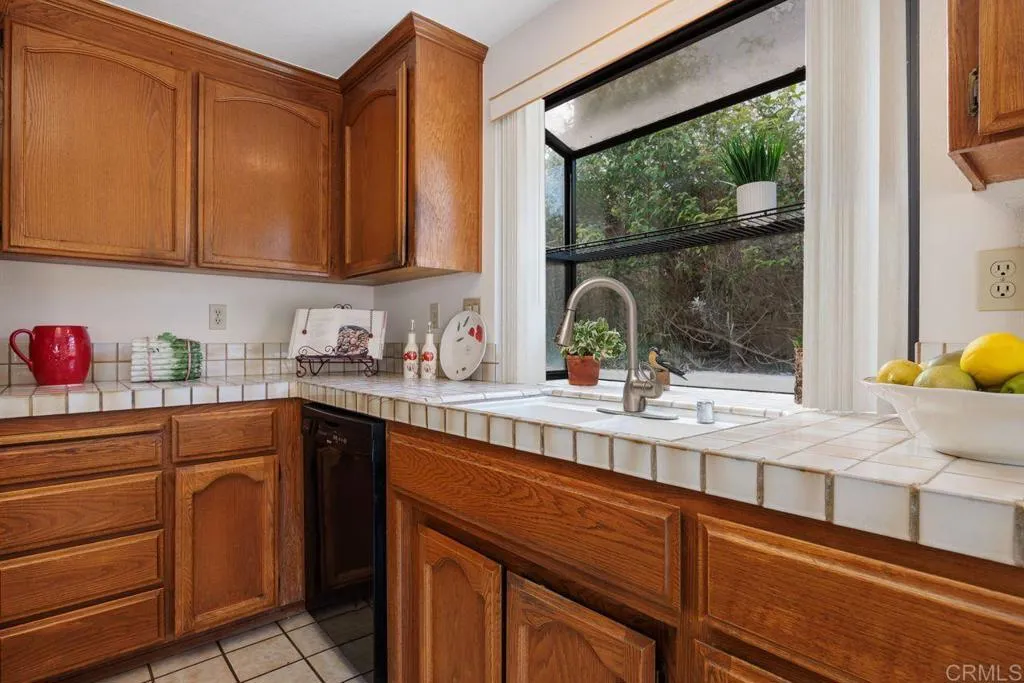 https://cdn.realtyfeed.com/cdn/127/306457611/9206f77067731e0b1810e8794a78dee3.webp