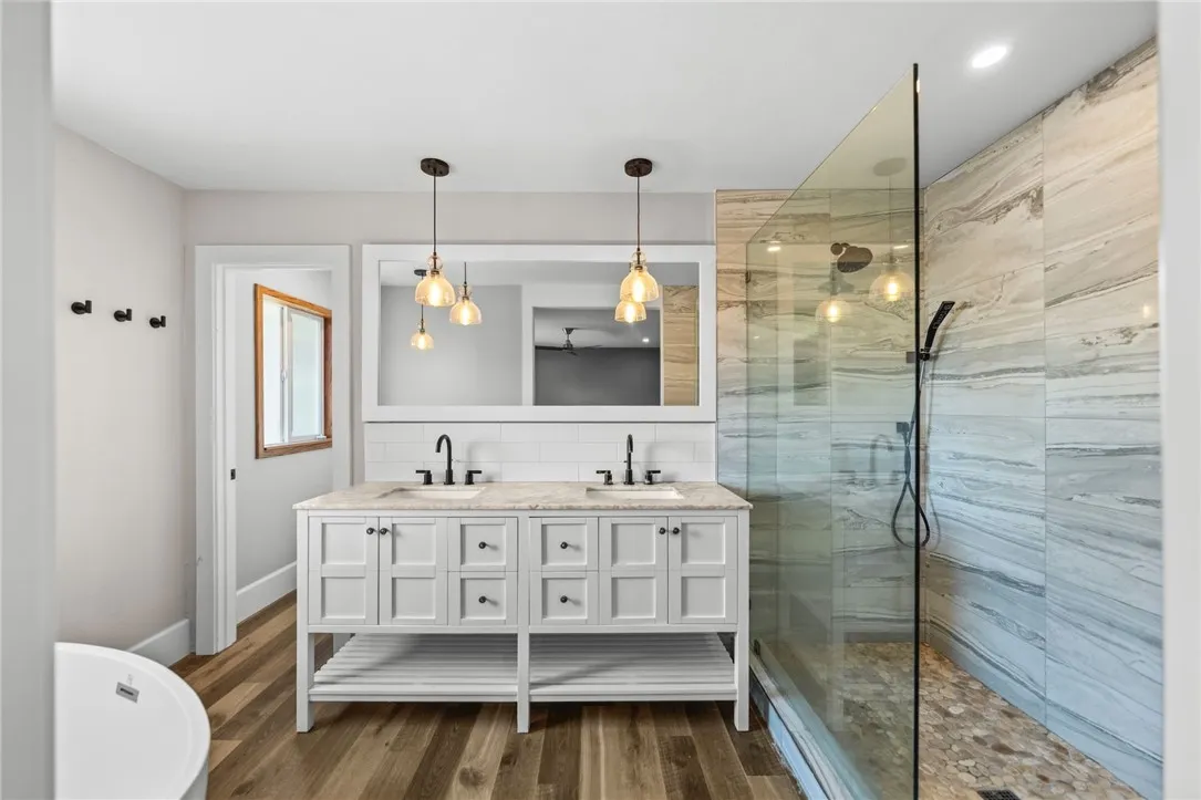 https://cdn.realtyfeed.com/cdn/127/306458110/02c74865705540b492b5c46b8d64647a.webp