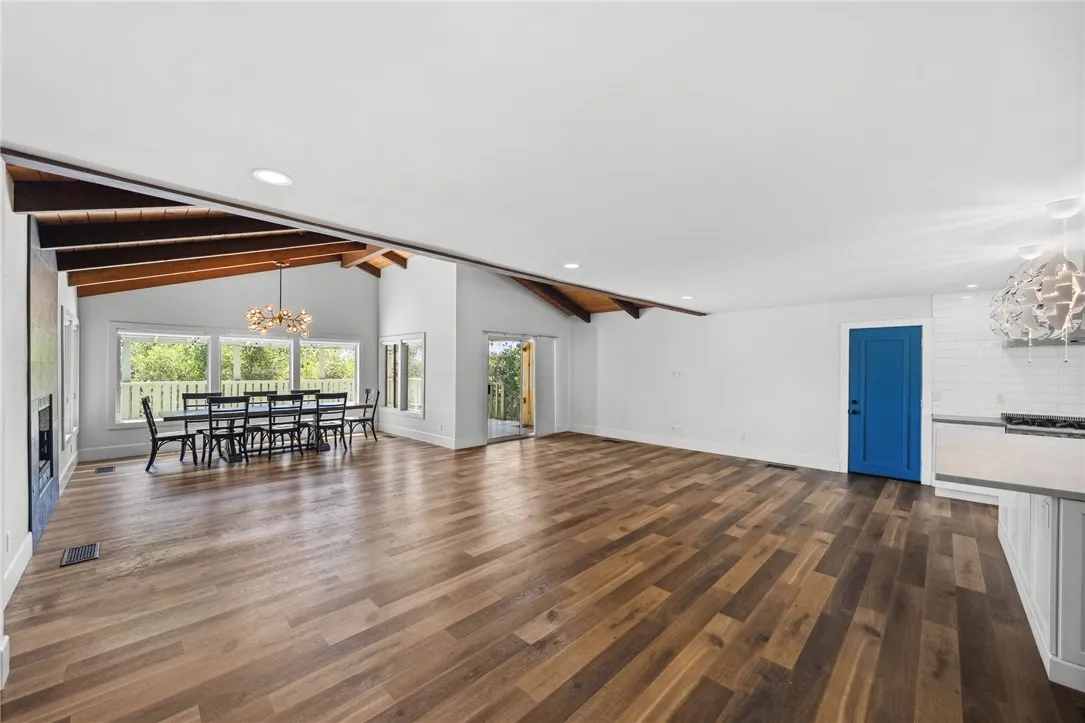 https://cdn.realtyfeed.com/cdn/127/306458110/6d98f99c3672ae13d3960764fc7e7303.webp