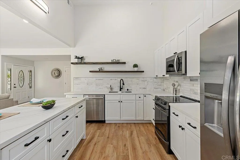 https://cdn.realtyfeed.com/cdn/127/306458180/018a9aad4a9bacf6e545f332d6c1b159.webp