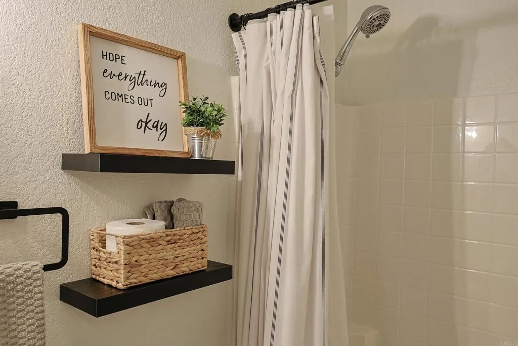 https://cdn.realtyfeed.com/cdn/127/306458652/7aa4abbb870500dc30631c988e216757.webp