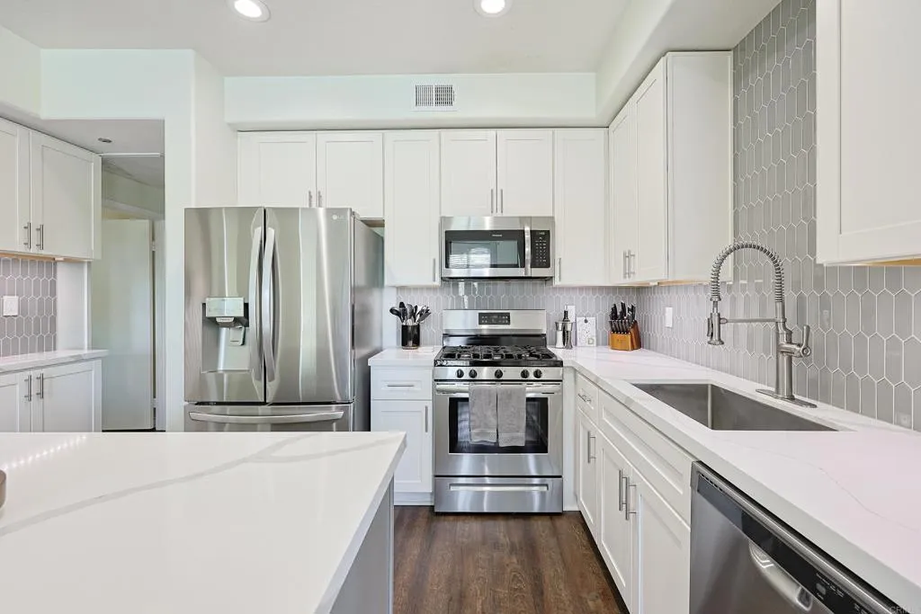 Photo #6: PTP2504137 Listing 