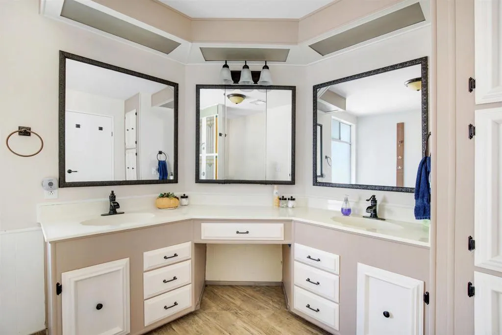 https://cdn.realtyfeed.com/cdn/127/306459006/28455c5717a32e08ea187a73aad7e28a.webp