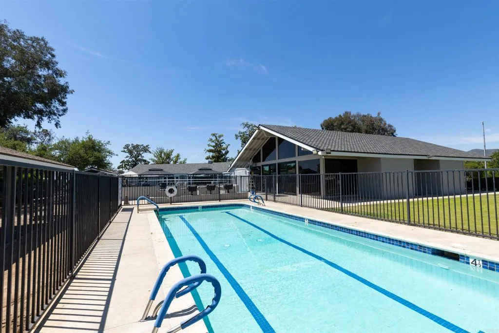 https://cdn.realtyfeed.com/cdn/127/306459006/3c3b39f2d9eec60d58b336498acd6dc8.webp