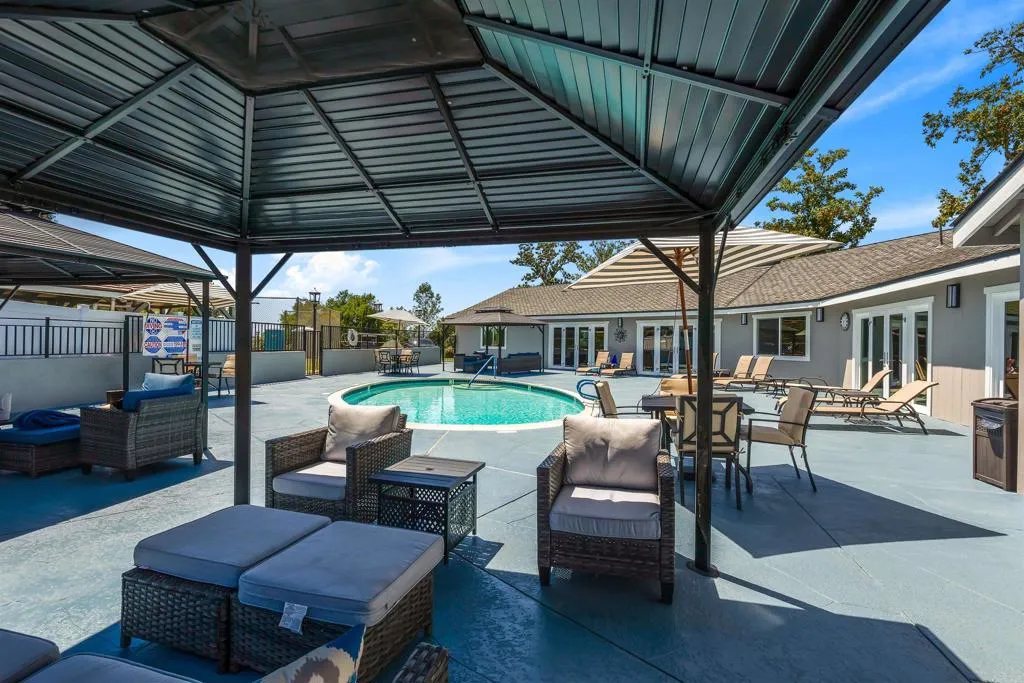 https://cdn.realtyfeed.com/cdn/127/306459006/82a4682305c946ffd9ce415bda20dae7.webp