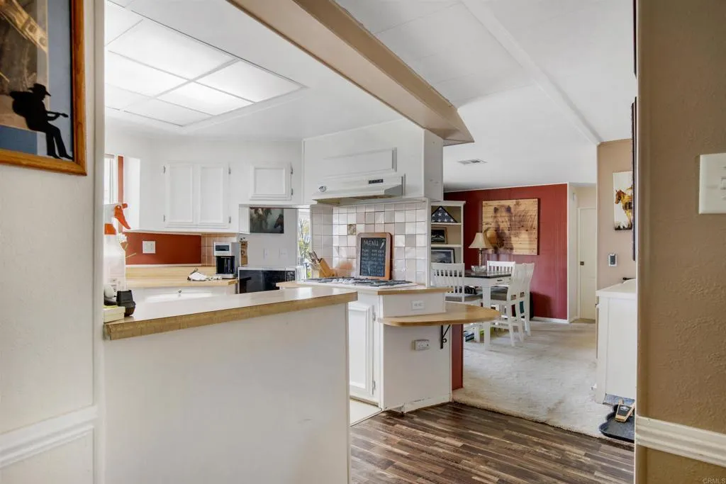 https://cdn.realtyfeed.com/cdn/127/306459006/8eca243760e47c9ca0d721ae5bac0d5a.webp
