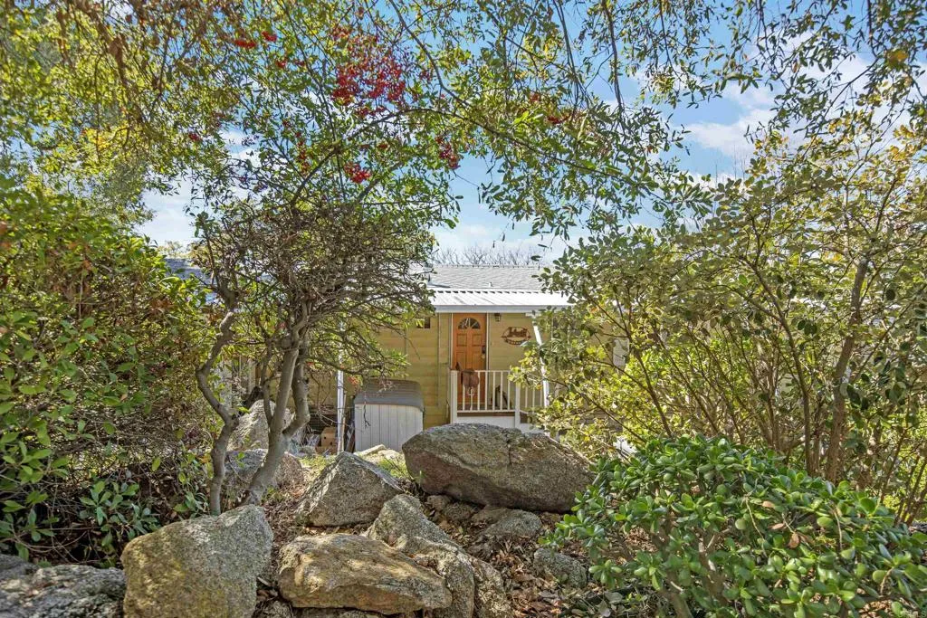 https://cdn.realtyfeed.com/cdn/127/306459006/aff982d4cdede70f36313bc477f7de96.webp