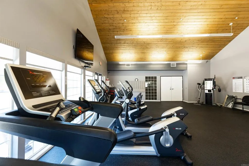 https://cdn.realtyfeed.com/cdn/127/306459006/ca2bf045d53131b68365f8a8d681e41d.webp