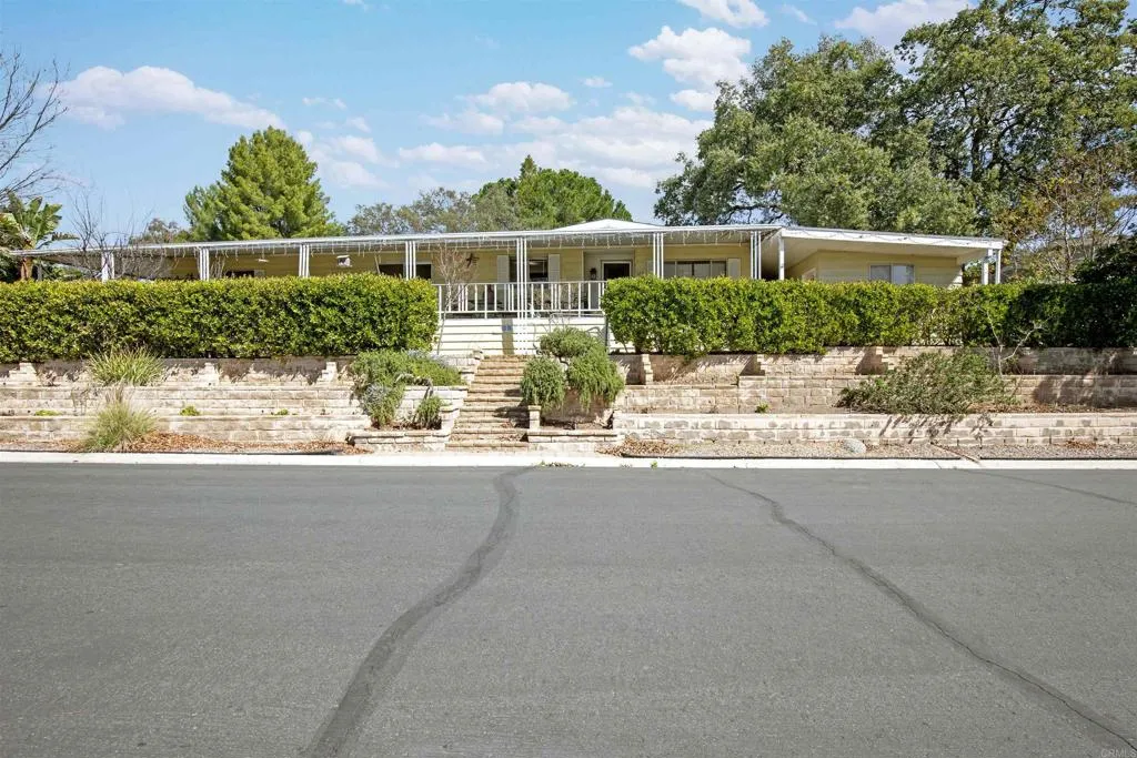 https://cdn.realtyfeed.com/cdn/127/306459006/febf19b249a6b9ec7c4bd8ed4fc76b59.webp
