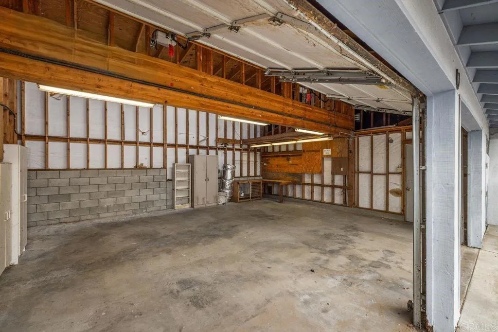 https://cdn.realtyfeed.com/cdn/127/306459007/8197e448c15350cb01001275652d1e7a.webp