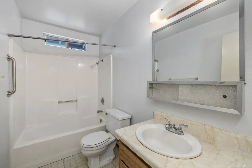 https://cdn.realtyfeed.com/cdn/127/306459007/e372c3ead3be50147f9554163ad122de.webp
