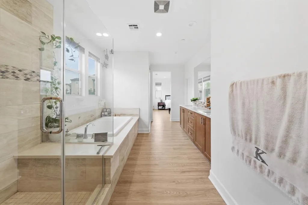 https://cdn.realtyfeed.com/cdn/127/306459009/64840ff0f8f1596cdbbd4aabcc21c2b6.webp