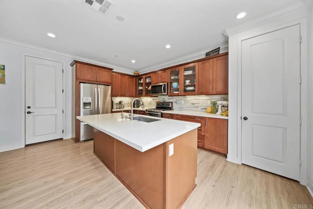 https://cdn.realtyfeed.com/cdn/127/306459009/ade57a8df70e549d419156ba00f16a7e.webp