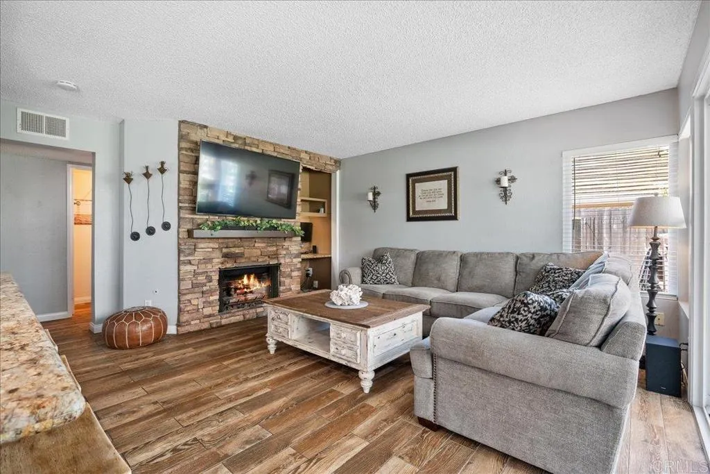 https://cdn.realtyfeed.com/cdn/127/306459110/bbddf6e4d90e7e4924334f6d45ed45bf.webp