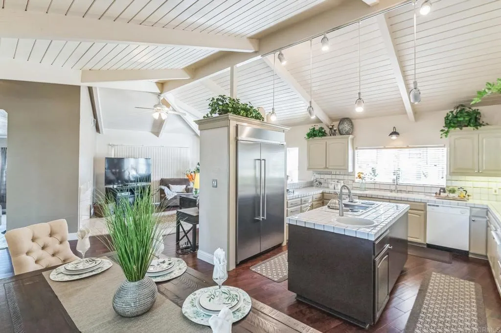 https://cdn.realtyfeed.com/cdn/127/306459137/4a8bbb5d40cd7d0c548cfc9e434634d5.webp