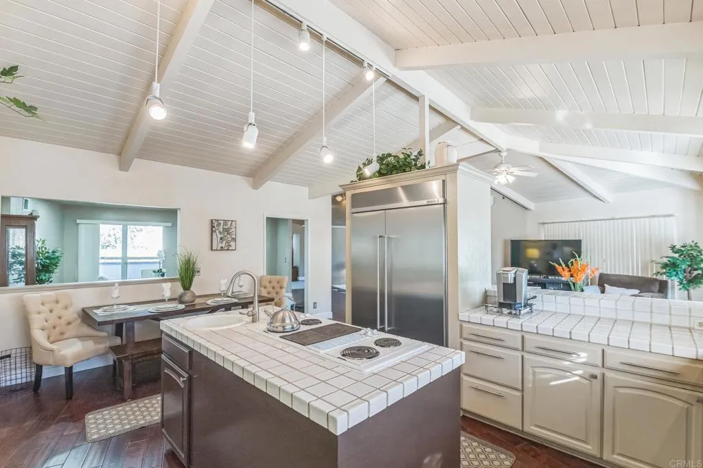 https://cdn.realtyfeed.com/cdn/127/306459137/ae8fbc6571aaf18202faa92673d64db8.webp