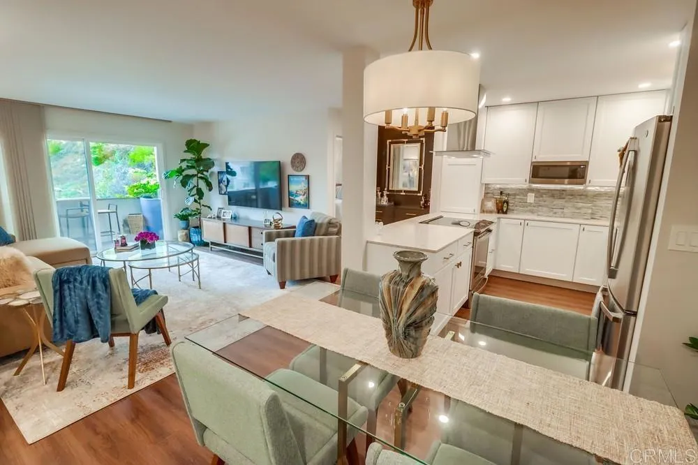 Photo #5: PTP2504152 Listing 