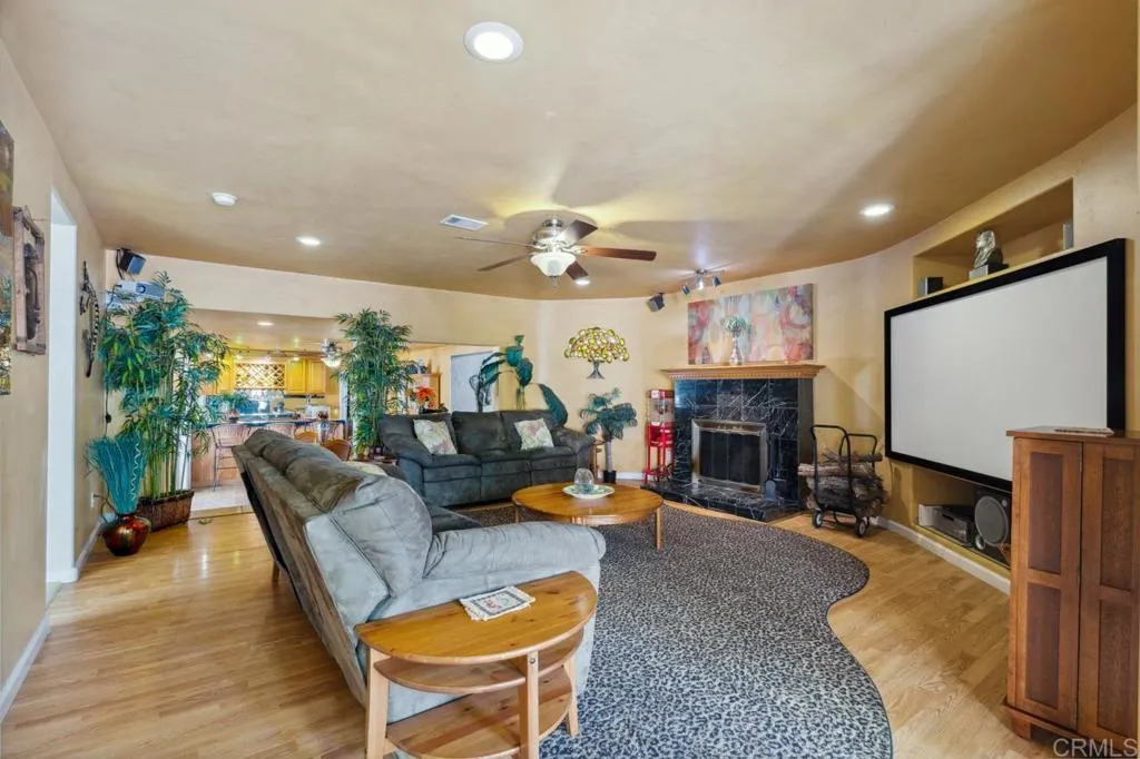 https://cdn.realtyfeed.com/cdn/127/306459186/c340f54ffd6abf1abdaa6e8206ced2d8.webp