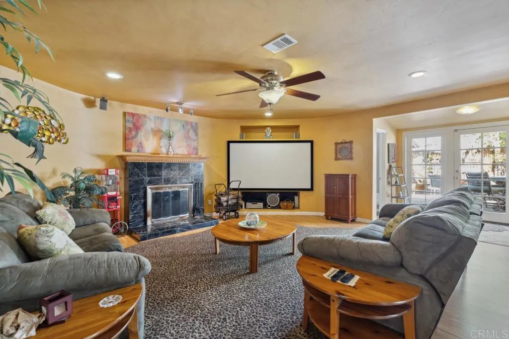 https://cdn.realtyfeed.com/cdn/127/306459186/fd7473777e639ad72cb39eb1f4a720ce.webp
