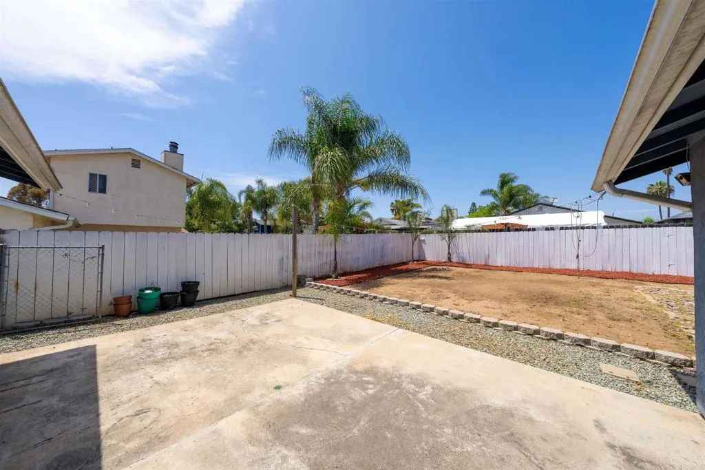 https://cdn.realtyfeed.com/cdn/127/306459203/24f83f0a5c919e8cf63c0d419ae0216f.webp