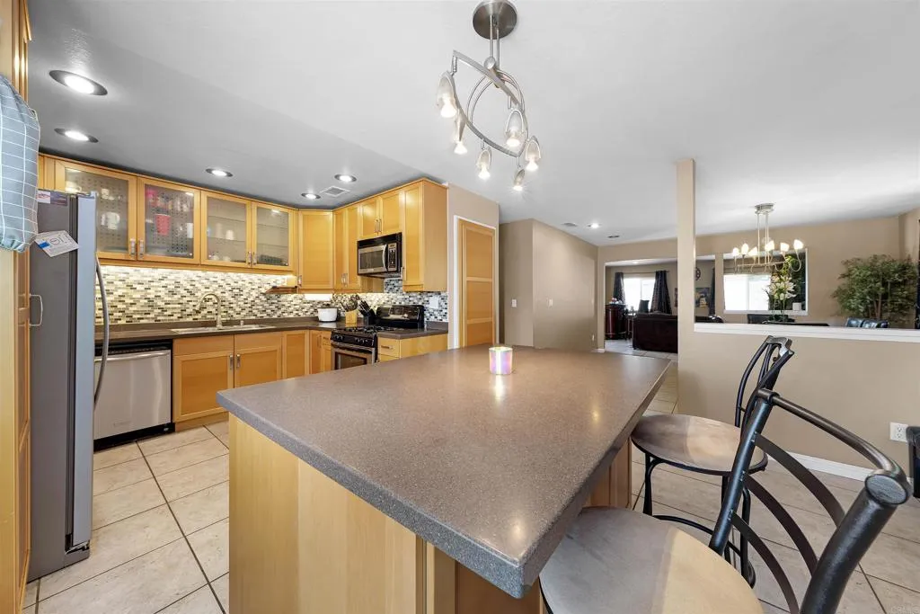 https://cdn.realtyfeed.com/cdn/127/306459203/9039efd15007d7dbfa2c5a1d388da080.webp
