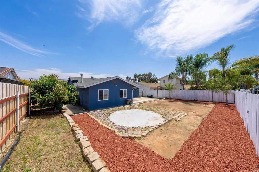 https://cdn.realtyfeed.com/cdn/127/306459203/c9367cc2f2ab99f31e36b3d32a206716.webp