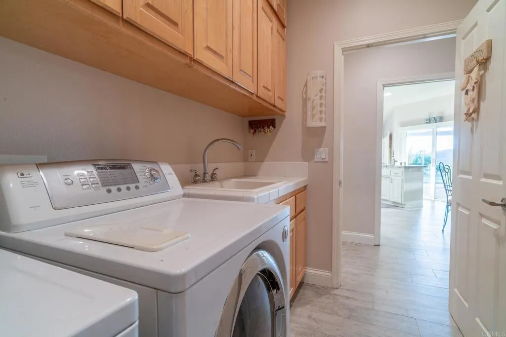 https://cdn.realtyfeed.com/cdn/127/306459206/1d341fbe600e1d3af7d684e005465c99.webp
