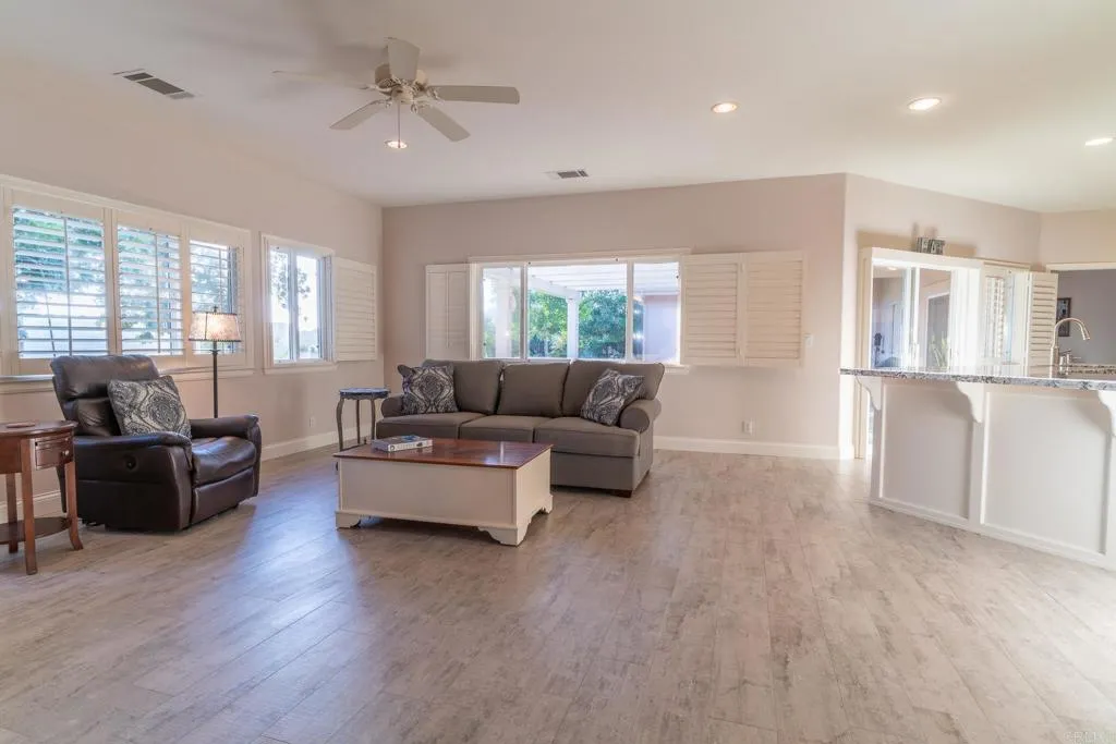 https://cdn.realtyfeed.com/cdn/127/306459206/3d94d063aab4f459e6cd74ae0f5b8da3.webp