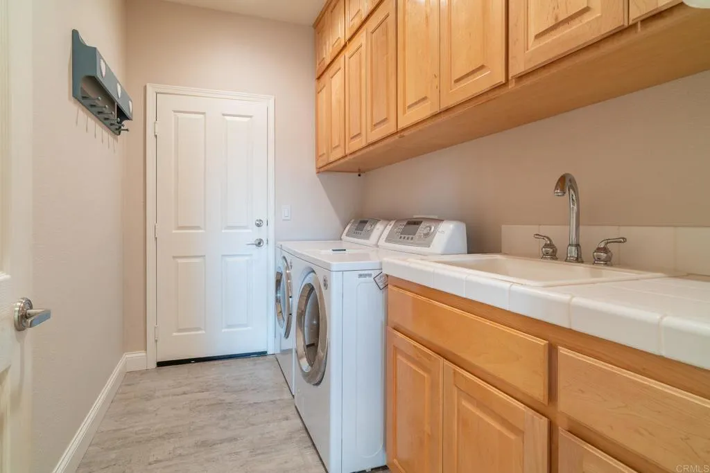 https://cdn.realtyfeed.com/cdn/127/306459206/624e6c208b77cd3ce502056b7162c37a.webp