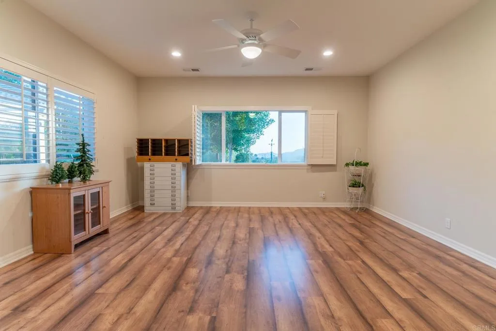 https://cdn.realtyfeed.com/cdn/127/306459206/75d403931e76a4e1ce1ee57399d62a34.webp