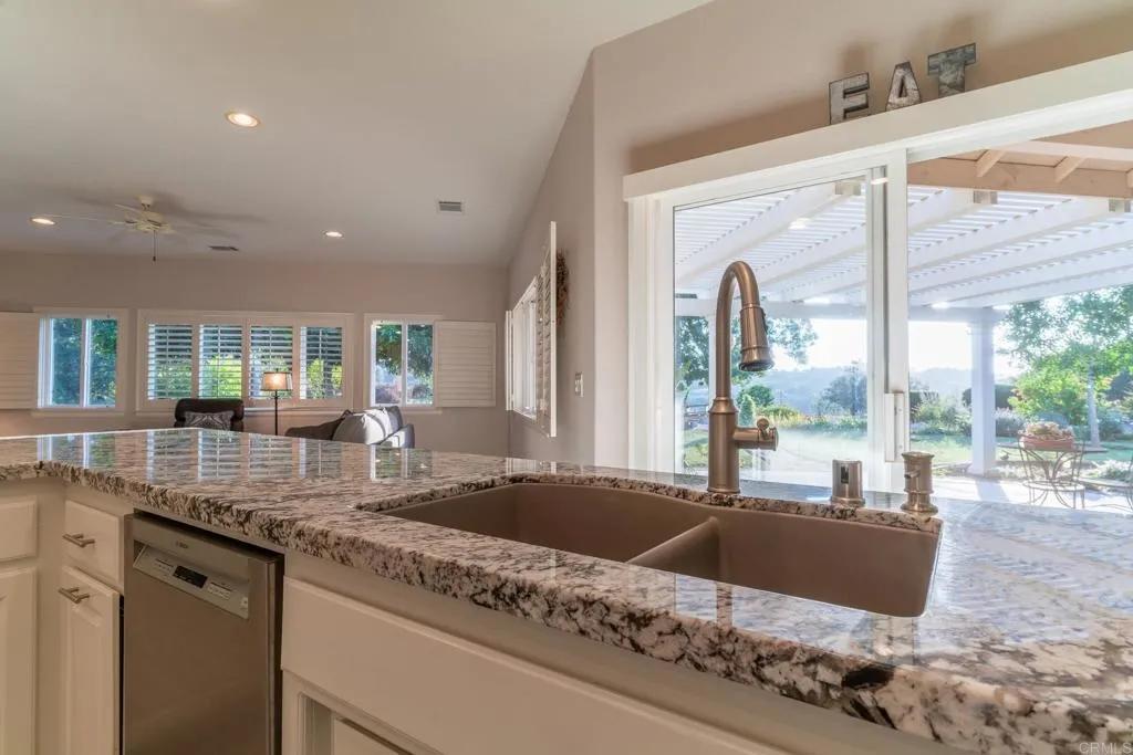 https://cdn.realtyfeed.com/cdn/127/306459206/80ec1ad702328a71038f2a01acd64a7e.webp