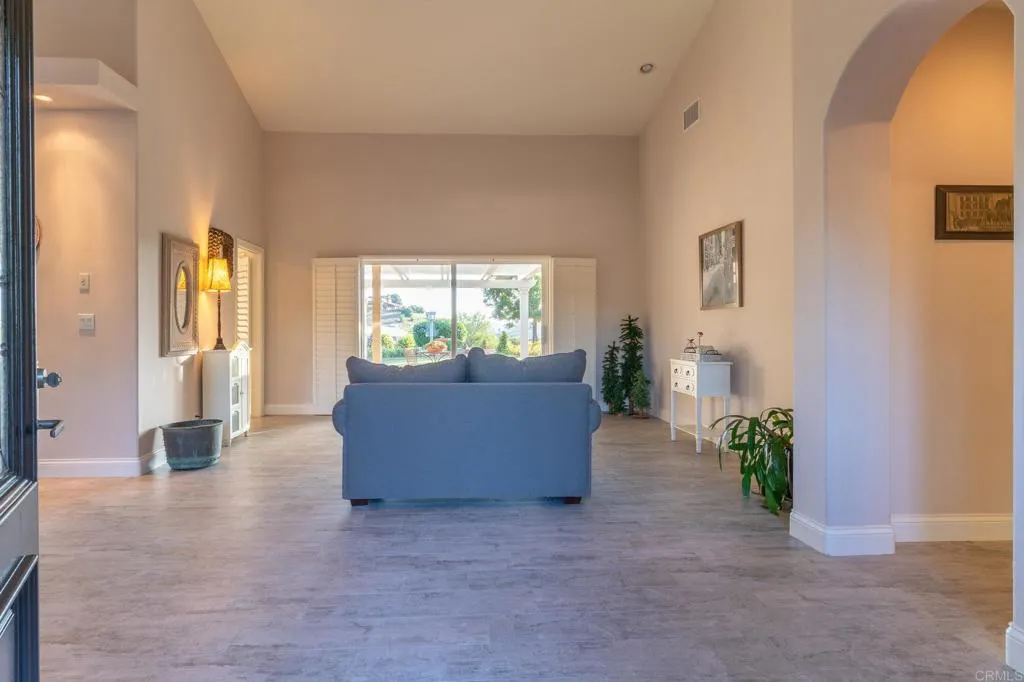 https://cdn.realtyfeed.com/cdn/127/306459206/9337002a967e18ea462d3ffea2b60f09.webp