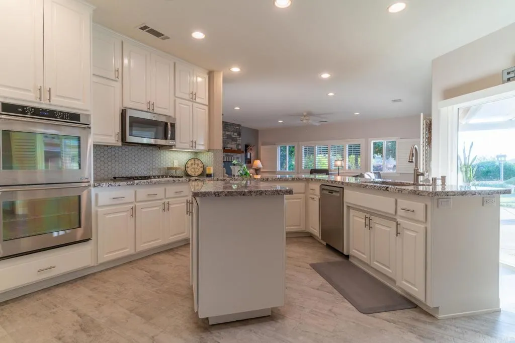 https://cdn.realtyfeed.com/cdn/127/306459206/9e4c9ce33990ae0d08bbaf80dd3b27d1.webp