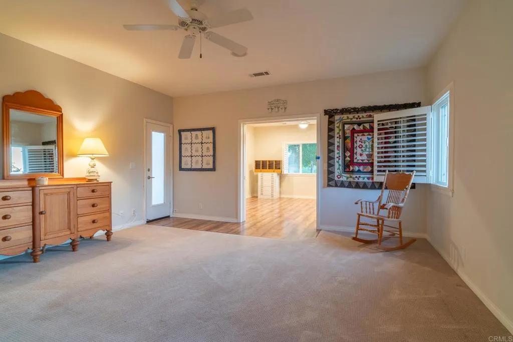 https://cdn.realtyfeed.com/cdn/127/306459206/a7102a9ac57368993ad956a0b6c1f7d4.webp