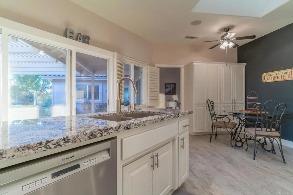 https://cdn.realtyfeed.com/cdn/127/306459206/c51e6de4b733206399960ba1017d27ff.webp