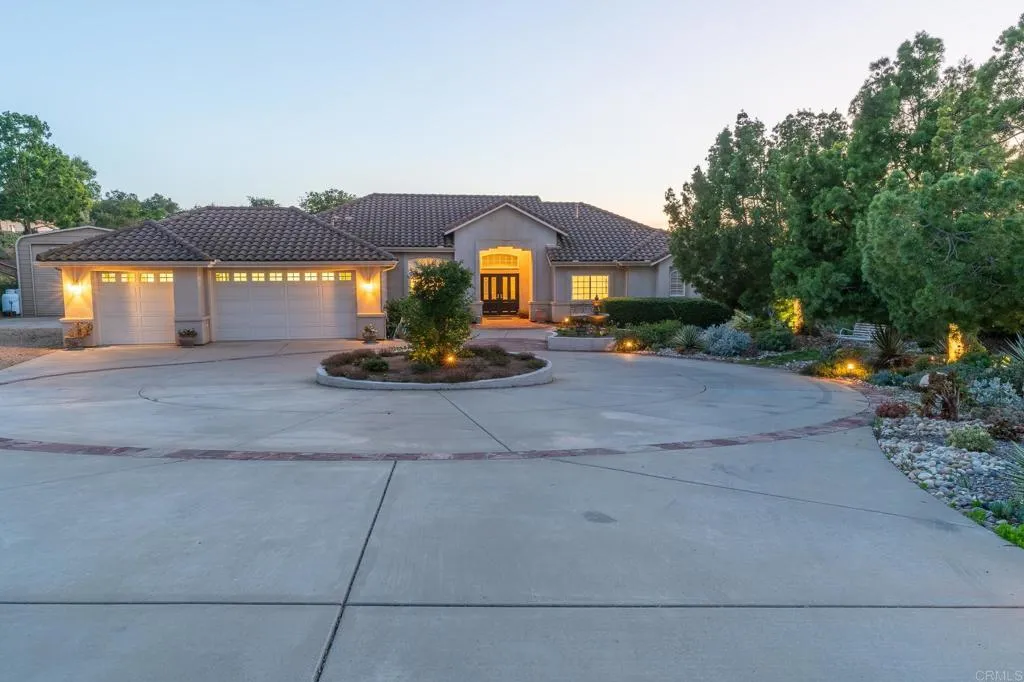 https://cdn.realtyfeed.com/cdn/127/306459206/f424da01df56351c3b1f75be75d8b983.webp
