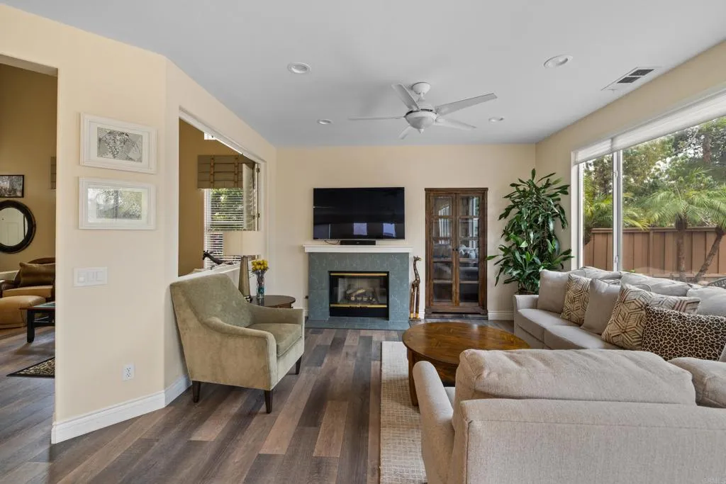 https://cdn.realtyfeed.com/cdn/127/306459208/31e502a4ebdf4460813d75b996c65832.webp